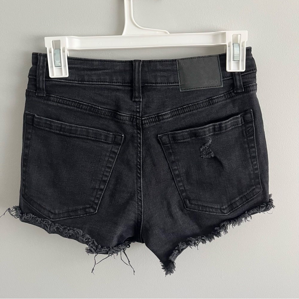Aeropostale black high rise shorty jean shorts size 2 - Picture 2 of 3